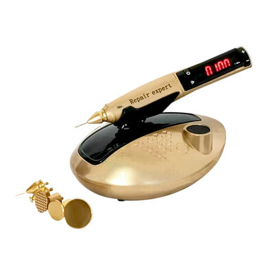 Удаление молель с помощью пластиковой красотной ручки